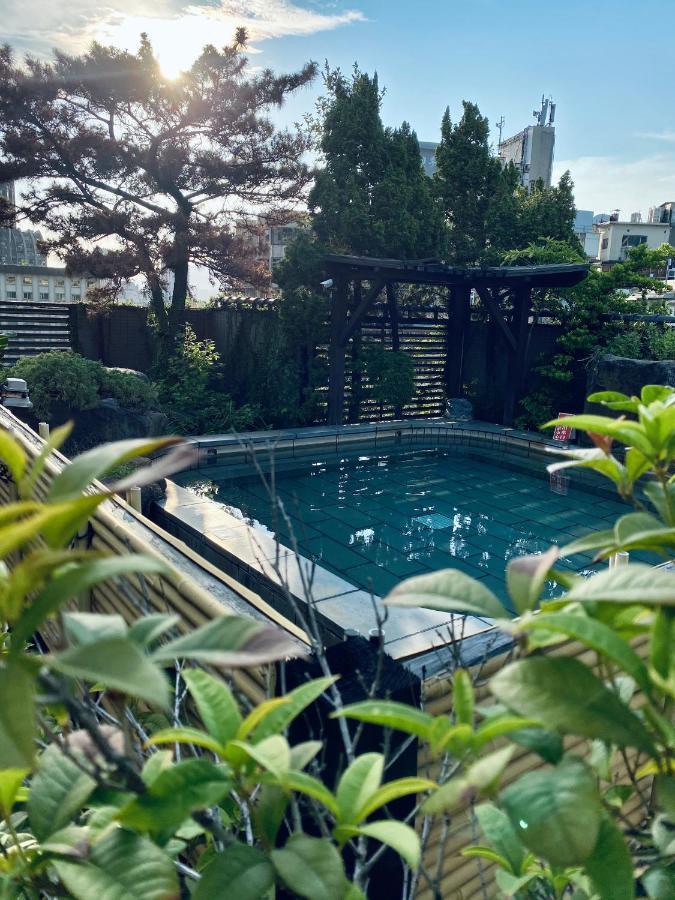 Spa Spring Resort Beitou Exteriör bild