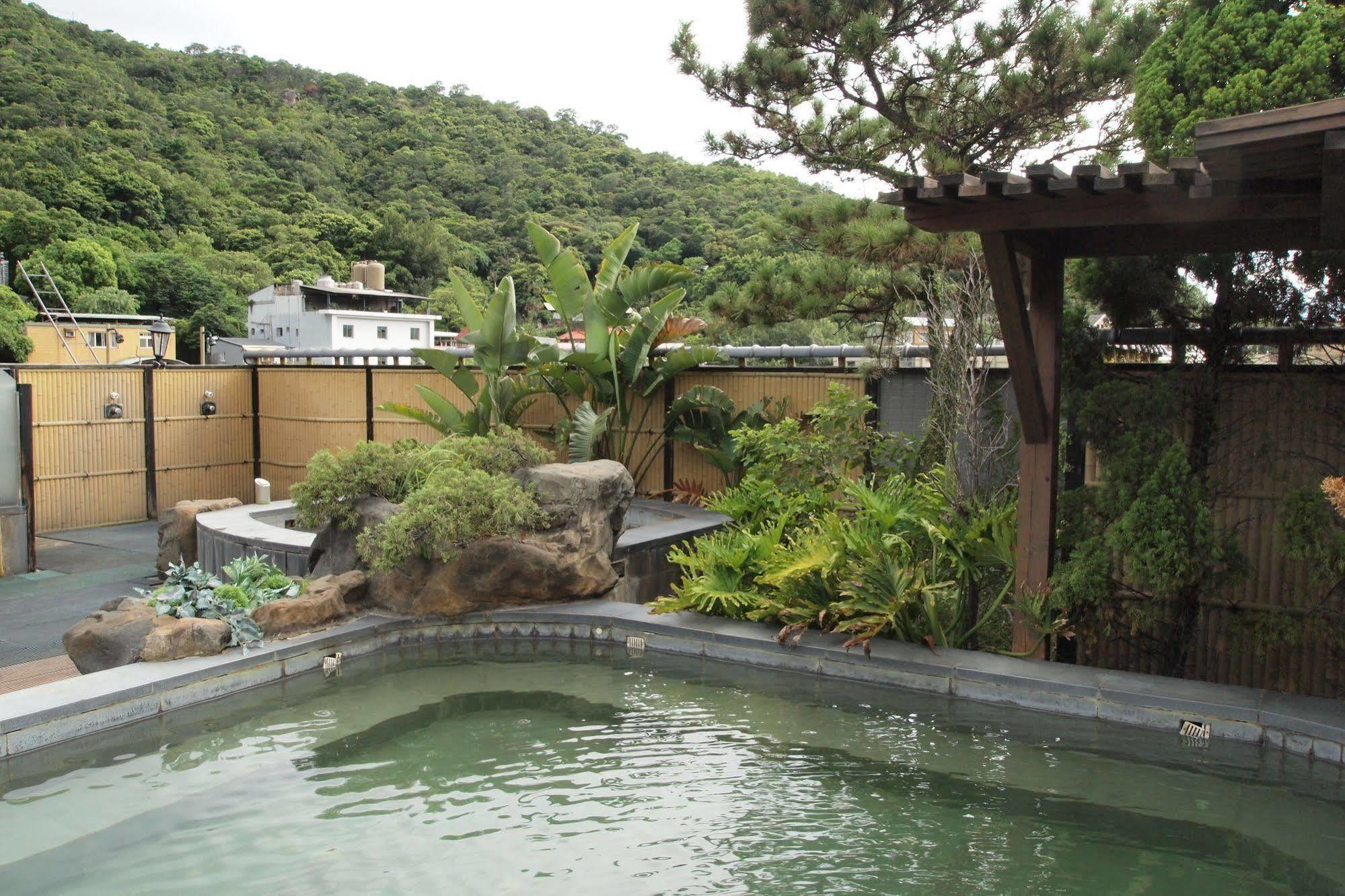 Spa Spring Resort Beitou Exteriör bild